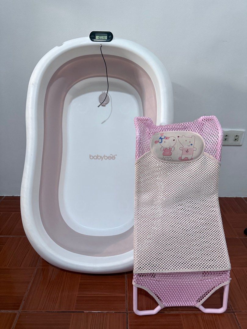 Babybee Foldable Bathtub with Bath Support (Category: Bathtub & Bath Accessories) located in Quezon City. Submitted by klengkerz (Listing ID 1428872386, Image 2). Description: .