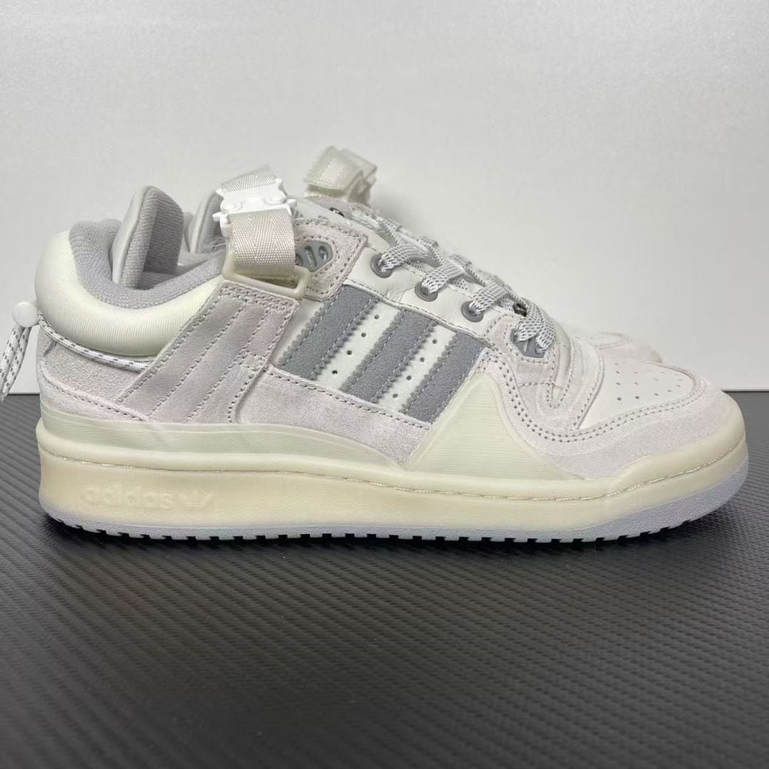 Bad Bunny x adidas originals FORUM 壞痞兔 板鞋 white rice gray白米灰, 男裝, 鞋, 波鞋 ...