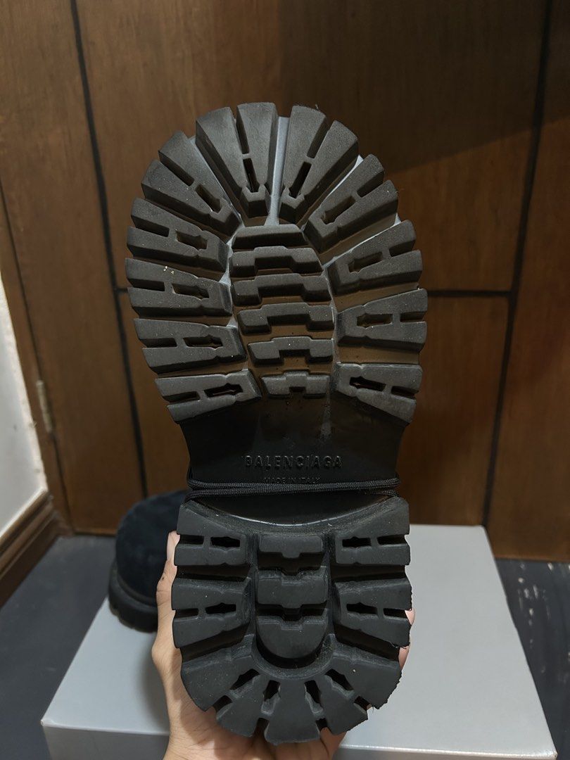 Balenciaga Stomper Boots Canvas (Category: Boots) located in Taguig. Submitted by xin00_ (Listing ID 1428794238, Image 3). Description: - Balenciaga Stomper Boots - Size: 41-42 - Material: Canvas - Features a chunky sole.