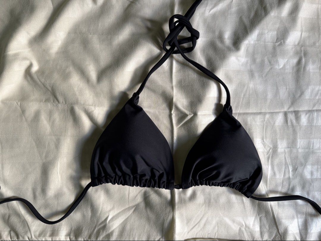 Bikini Top (Category: Bikinis & Swimsuits) located in Quezon City. Submitted by pamnly (Listing ID 1428898110, Image 1). Description: Brand new.