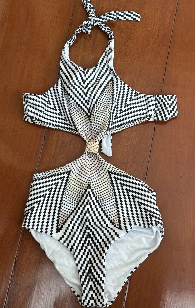 Black and White Halter Swimsuit - Size S (Category: Bikinis & Swimsuits) located in Quezon City. Submitted by thyca (Listing ID 1428833770, Image 1). Description: No WW photo Used once RFS: Declutterring .