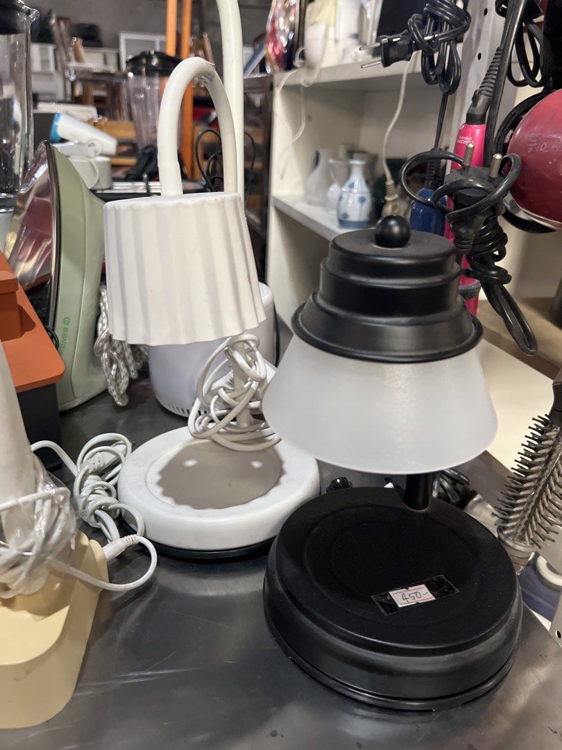 Black and White Table Lamps (Category: Carpets, Mats & Flooring) located in Manila. Submitted by tjsells.101 (Listing ID 1428885186, Image 1). Description: Candle warmer, working :) Black is 450, white is 600.