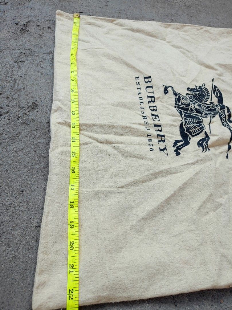 Burberry Dust Bag (Category: Luxury Bags & Wallets) located in General Santos City (Dadiangas). Submitted by buriedalive08 (Listing ID 1428987883, Image 2). Description: xl Burberry dust bag in pristine condition.
