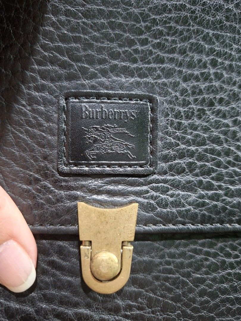 Burberrys Black Leather Wallet (Category: Luxury Bags & Wallets) located in Lucena. Submitted by dai_suki (Listing ID 1428953704, Image 2). Description: Japan Surplus Source issue nsa pics na po... flap s loob.. Jrs and Lbc courier only 1st to pay.