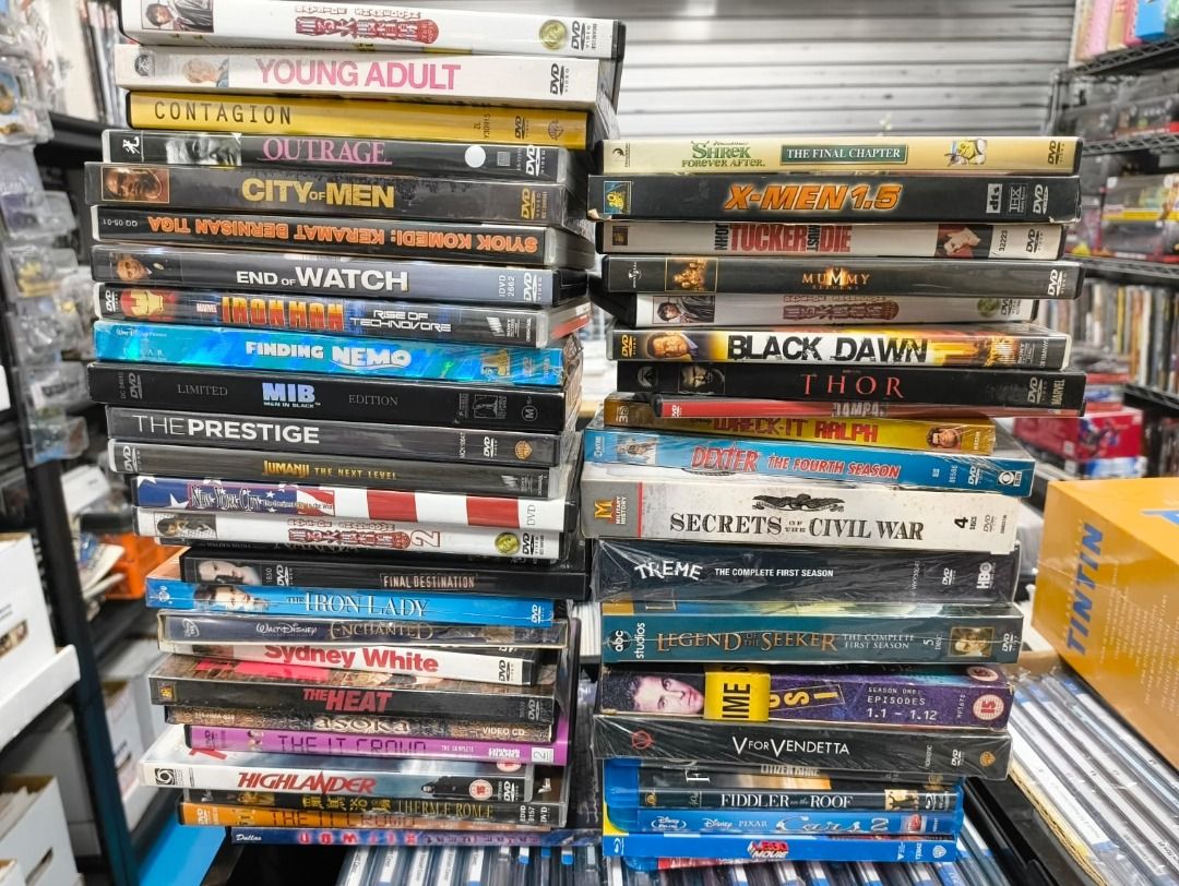 Cheap comic trades and DVDs/BluRays @ Miku Market!, Hobbies & Toys ...