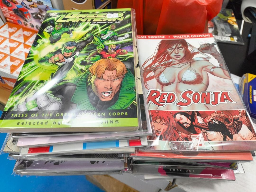 Cheap comic trades and DVDs/BluRays @ Miku Market!, Hobbies & Toys ...