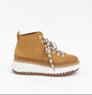(Category: ) located in . Submitted by jtia_designer_luxury_fashion (Listing ID 1428825679, Image 1). Description: .