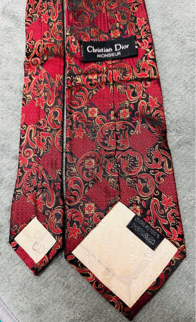 Christian Dior Paisley Pattern Silk Necktie (Category: Ties) located in Manila. Submitted by rarefindsgallery (Listing ID 1428882143, Image 2). Description: Christian Dior Paisley Silk NeckTie Composition: 💯 Silk Authentic .