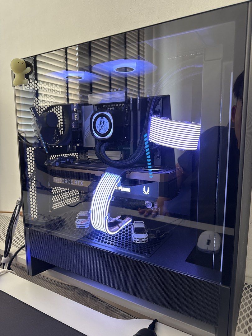 Custom Gaming PC RTX 5080411556033940705281