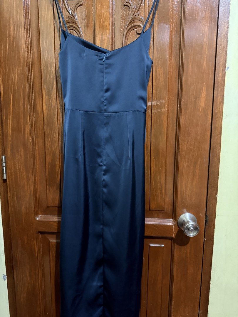 Dark Green Satin Midi Dress (Category: Dresses) located in Ibaan. Submitted by victoridee (Listing ID 1428949953, Image 3). Description: Worn only once during a formal event. Still in good condition. Location: Taft, Manila.