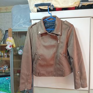 （分類：）位於 。 由 swiftrabbit.b58f2e 提交（商品編號 1428913787，圖片 1）。簡介： 。