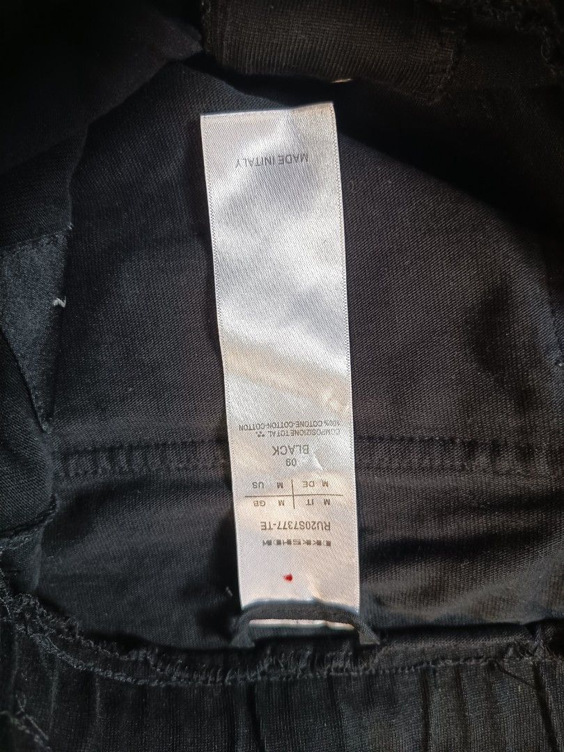 DS Black Jogger Pants (Category: Joggers) located in Manila. Submitted by youngbear.185ac4 (Listing ID 1428796603, Image 3). Description: Rick Owens Jogger pants Size 30/34 good condition courier jnt/lalamove mop gcash 📩📩📩.