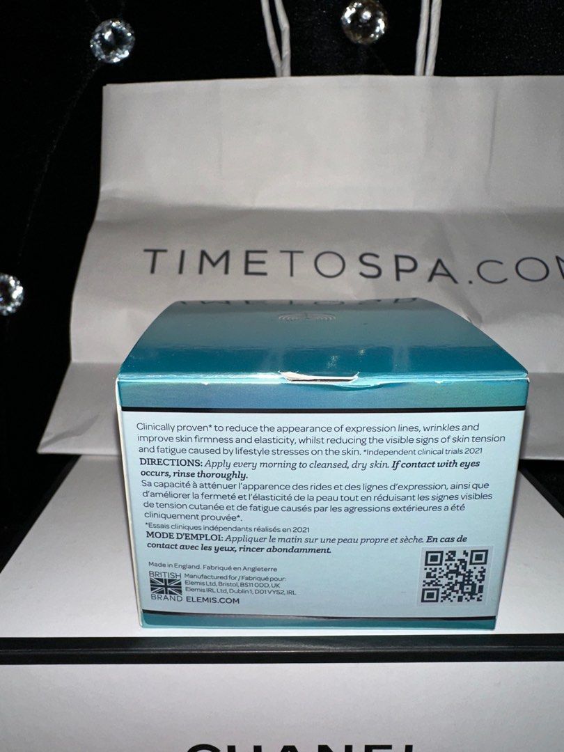 Elenis Pro-Collagen Morning Matrix (Category: Face Care) located in Makati City. Submitted by rozanovxhollander (Listing ID 1428968196, Image 2). Description: Elemis Pro-Collagen Morning Matrix – Brand New, Authentic NEGOTIABLE 🤭 Purchased as a gift from a luxury salon aboard the Crystal Serenity cruise ship for approximately $210 USD. This was personally used on me during a professional facial — and the results were stunning. Elemis is a presti