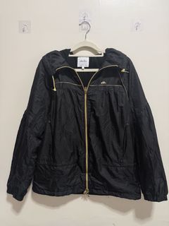 (Category: ) located in . Submitted by lookscoldoutwear (Listing ID 1428843908, Image 1). Description: .