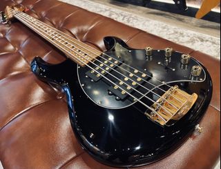 (Category: ) located in . Submitted by 35guitaravenue (Listing ID 1428909532, Image 1). Description: .