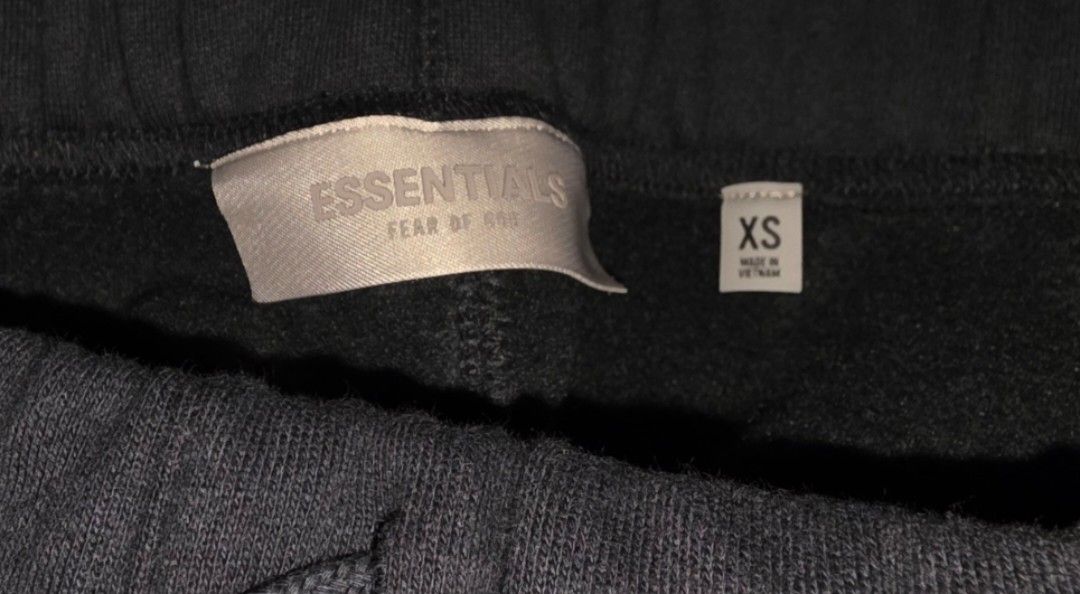 FOG Essentials pants (Category: Joggers) located in Caloocan City. Submitted by adrian575 (Listing ID 1428952292, Image 3). Description: brand new, gifted sakin tho di siya kasya 30" waist 40" length can do meetups taft/mendiola can do shipping din shoulder mo .