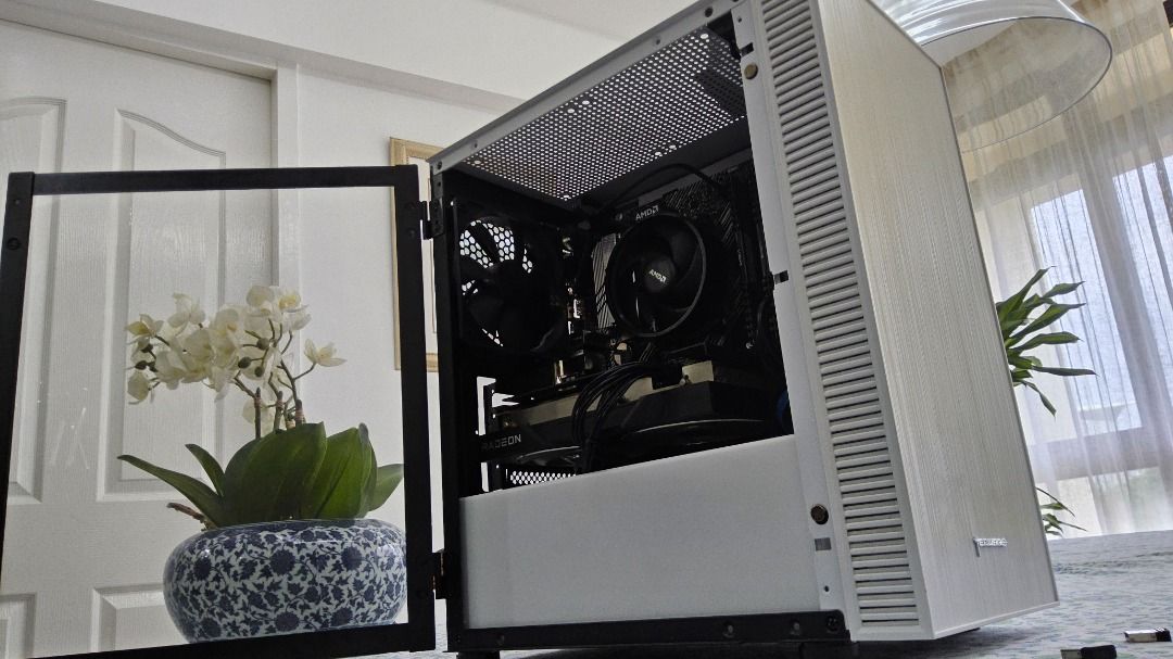 Gaming PC - AMD Ryzen 5 3600, RX 6600 XT