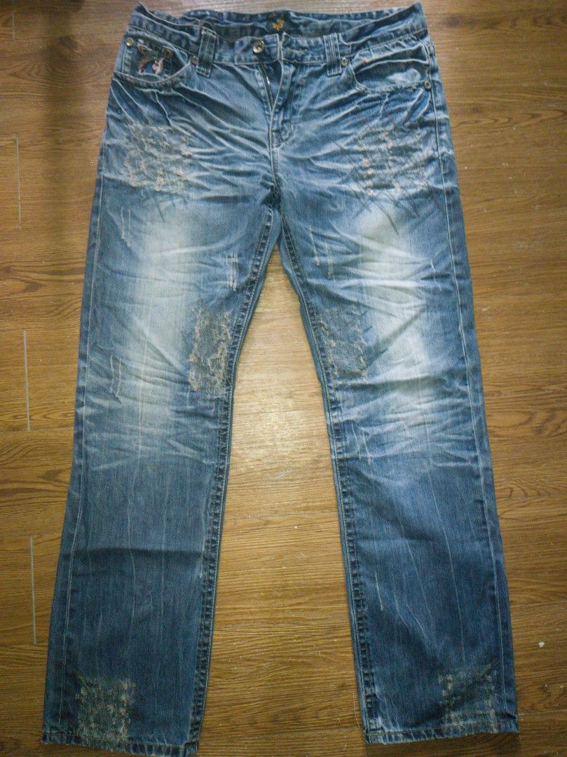 Han De Fu Jeans (Category: Jeans) located in Quezon City. Submitted by ohm55 (Listing ID 1428842019, Image 1). Description: Length - 43 Waist - 32 to 34 Leg Opening - 9.