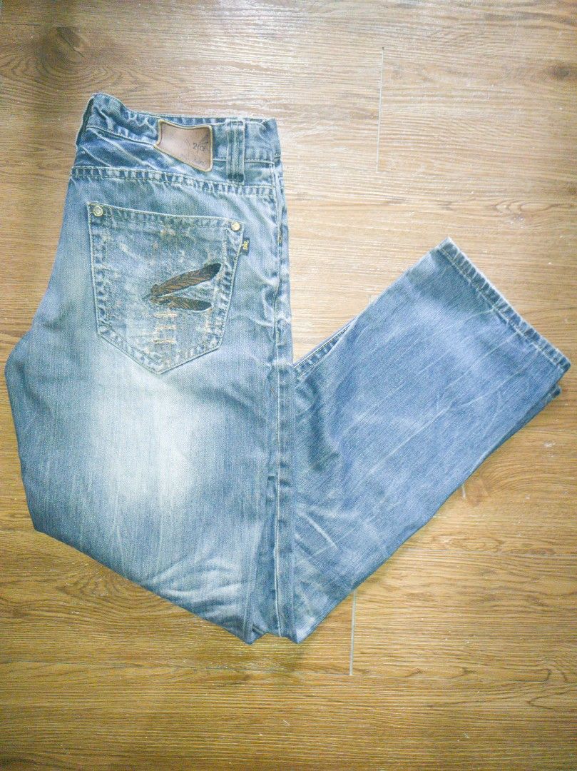Han De Fu Jeans (Category: Jeans) located in Quezon City. Submitted by ohm55 (Listing ID 1428842019, Image 3). Description: Length - 43 Waist - 32 to 34 Leg Opening - 9.