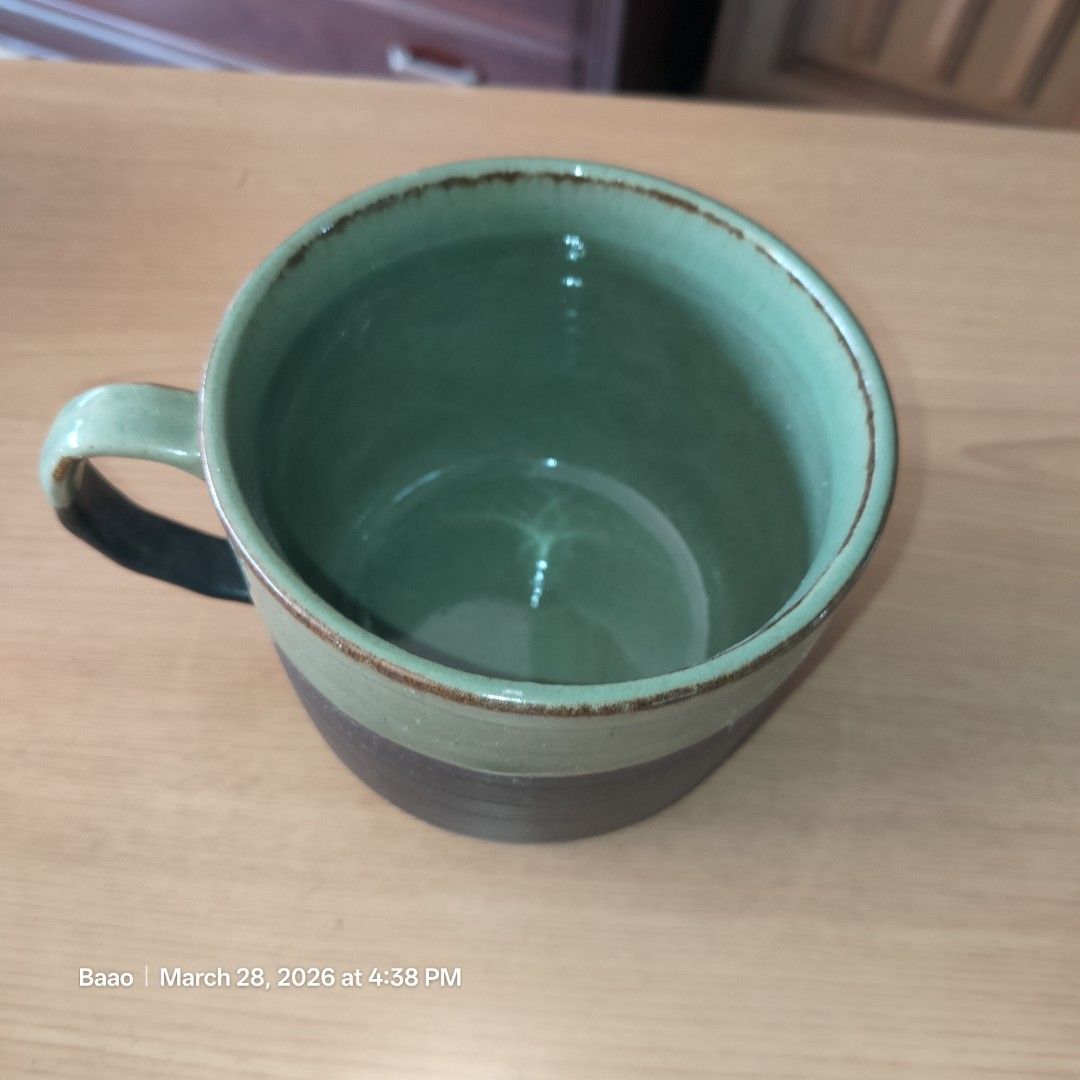 Handmade Ceramic Mug (Category: Coffee & Tea Tableware) located in Baao. Submitted by all.things.japan (Listing ID 1428882458, Image 3). Description: VINTAGE GIANT 2-TONE STONEWARE MUG VGC (Like New) A bit heavy 4.75 (h) x 5.25 (d) inches Mine: P340.00 Add Sf MOP: GCash/ Landbank/Maya We SHIP NATIONWIDE. 🙂.