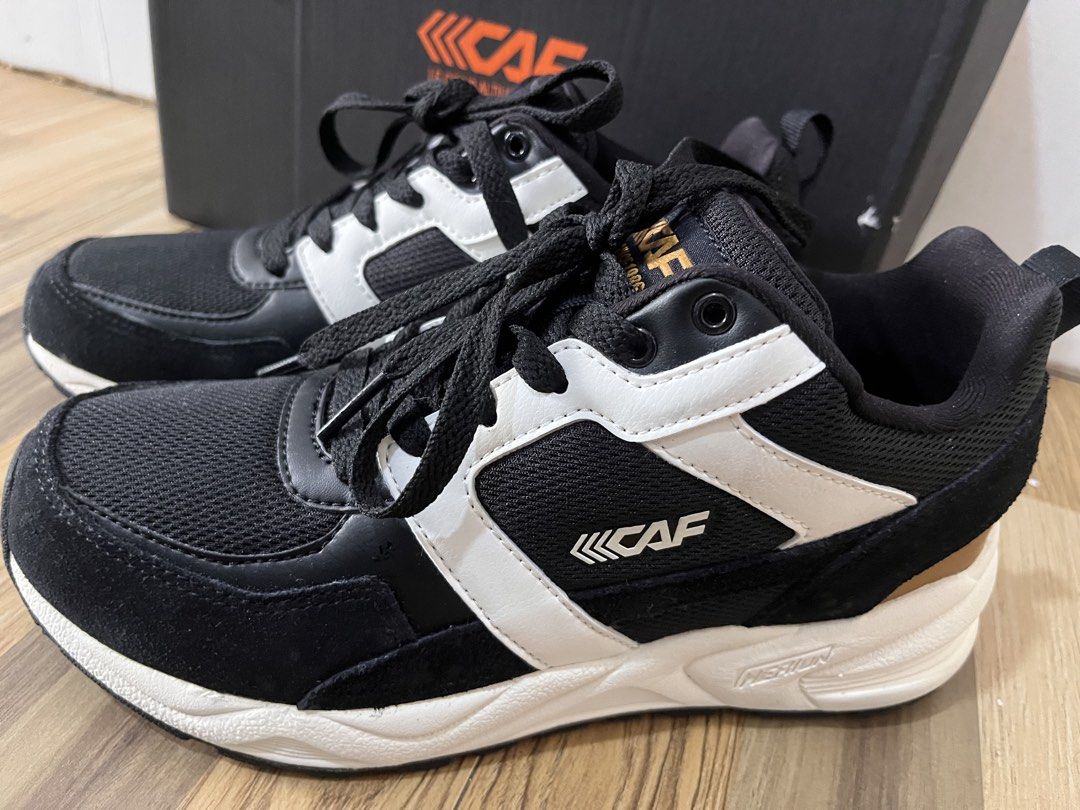 Herion Up Sneakers - Black/White (Category: Sneakers) located in Cavite. Submitted by engkayding15 (Listing ID 1428983627, Image 3). Description: LECAF size 6-6.5 23cm Brand new with Box from Korea.