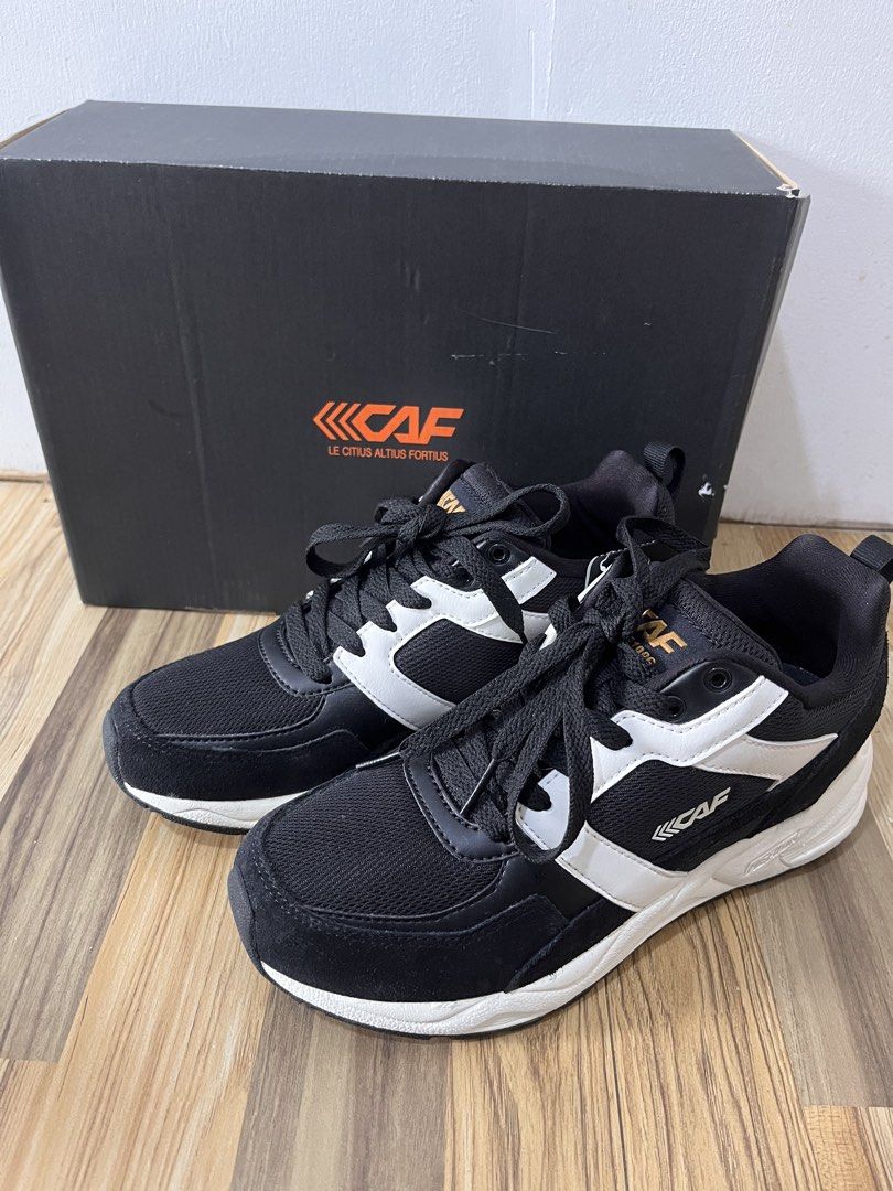 Herion Up Sneakers - Black/White (Category: Sneakers) located in Cavite. Submitted by engkayding15 (Listing ID 1428983627, Image 1). Description: LECAF size 6-6.5 23cm Brand new with Box from Korea.