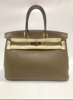 (Category: ) located in . Submitted by KZCloset (Listing ID 1428920988, Image 1). Description: .