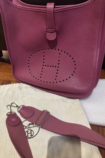 (Category: ) located in . Submitted by lux4less4u (Listing ID 1428816811, Image 1). Description: .