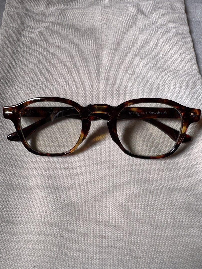 i2i Photochromic Eyeglasses (Category: Sunglasses & Eyewear) located in Makati City. Submitted by declutterwithaia (Listing ID 1428797205, Image 2). Description: ••• Read before transacting ••• ✿ NOD COD! PAYMENT FIRST FOR THE ITEM - GCash - Bank Transfer (MariBank or BPI) ✿ No haggling and no when worn! ✿ No rush shipping! No return, no exchange. ✿ Shipping via J&T only. ✿ Location: West Rembo Taguig City, Metro Manila. .