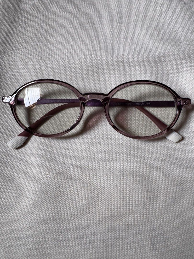 i2i Photochromic Eyeglasses (Category: Sunglasses & Eyewear) located in Makati City. Submitted by declutterwithaia (Listing ID 1428797567, Image 2). Description: ••• Read before transacting ••• ✿ NOD COD! PAYMENT FIRST FOR THE ITEM - GCash - Bank Transfer (MariBank or BPI) ✿ No haggling and no when worn! ✿ No rush shipping! No return, no exchange. ✿ Shipping via J&T only. ✿ Location: West Rembo Taguig City, Metro Manila. .