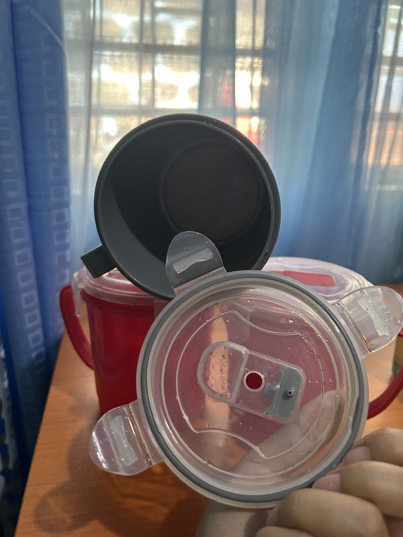 Insulated Airtight Plastic Mug with Locking Lid (Category: Coffee & Tea Tableware) located in Manila. Submitted by its_airra (Listing ID 1428839958, Image 3). Description: ✧.* DECLUTTERING: EVERYTHING HAS TO GO ✧.* AVAILABLE: - 1 RED - 1 GRAY 120 pesos EACH TAKE ALL 3 FOR 300 Pesos MOP (QR): GCASH | GOTYME | SEABANK | RCBC | BPI MOD: - Same Day within Manila: Lalamove | Angkas | Moveit | Grab - Meet ups: Circuit Makati (Saturdays ONLY) - J&T.