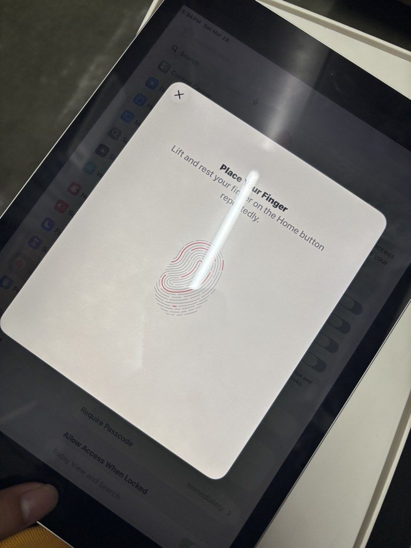 Ipad 9th gen (Category: iPad) located in Manila. Submitted by danneeca (Listing ID 1428920936, Image 3). Description: FOR SALE IPAD 9th generation ✅64gb ✅silver ✅26.3 ios ✅with true tone matagal malowbat never been repair unit box charger NO ISSUE, unli check bago bayaran 9,999 no issue negotiable pa 📍BINANGONAN RIZAL location .