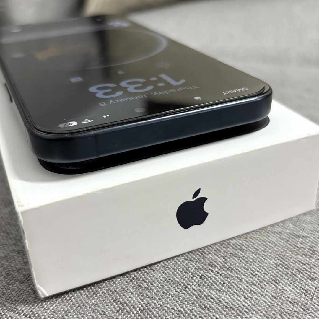 iPhone 15 Pro Max 512 GB Factory Unlock (Category: iPhone 15 Series) located in Quezon City. Submitted by lushselection (Listing ID 1428835166, Image 3). Description: No issue First owner 88% batt health 512 GB E-SIM Factory Unlock LAST PRICE POSTED 38,000 (40,000 before ❌) Phone, Case & Box.