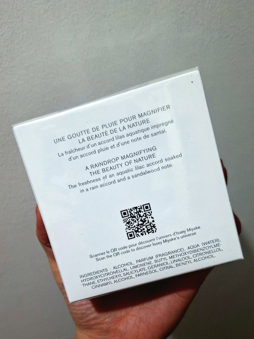Issey Miyake A Drop d'Issey Eau de Parfum (Category: Fragrance & Deodorants) located in Quezon City. Submitted by tinylittlecorner (Listing ID 1428903734, Image 2). Description: Drop d'Issey by Issey Miyake. This fragrance is an Eau de Parfum Fraiche Vaporisateur. The box contains 50ml / 1.6 fl.oz. The scent is described as the freshness of an aquatic lilac accord soaked in a rain accord and a sandalwood note. .