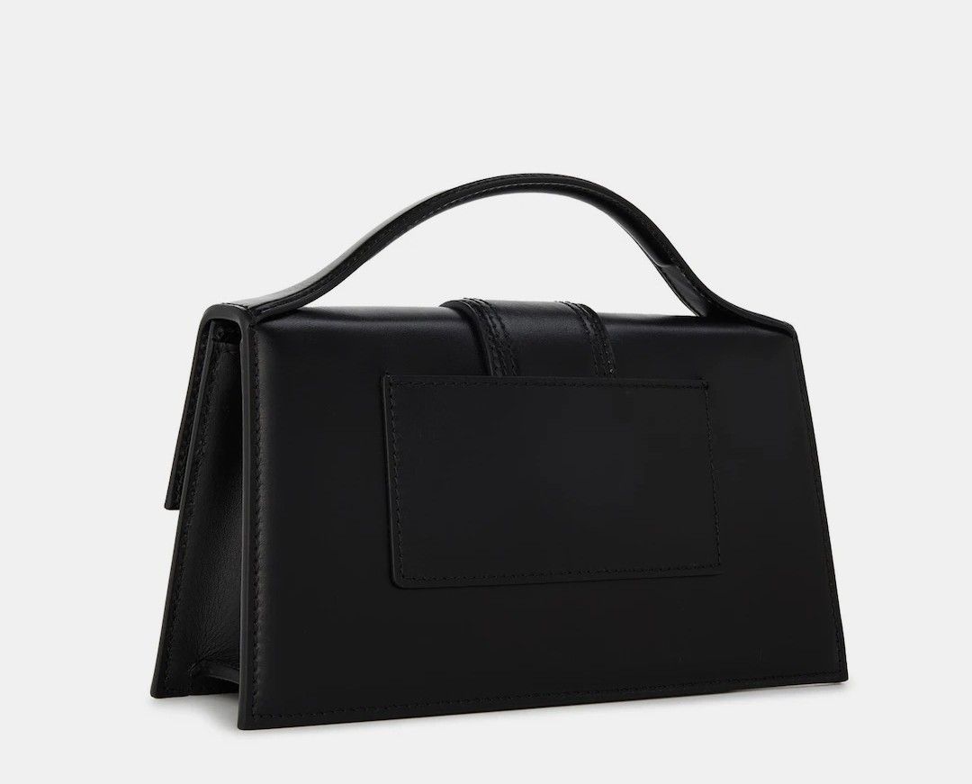 JACQUEMUS BAG (Category: Luxury Bags & Wallets) located in Manila. Submitted by bellissima05 (Listing ID 1428834601, Image 3). Description: Slightly used still looks new..
