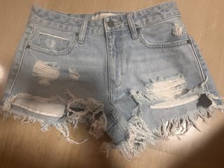 (Category: ) located in . Submitted by ariane001 (Listing ID 1428881219, Image 1). Description: .