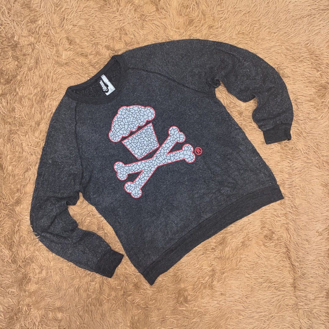 Johnny Cupcakes Sweater (Category: Sets & Coordinates) located in Nabua. Submitted by elevadoray (Listing ID 1428928906, Image 1). Description: Johnny Cupcakes Sweater Medium (20 x 25 Inches) Very Good Condition (9.5/10) P400.