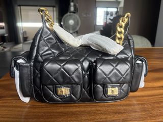 (Category: ) located in . Submitted by jan_closet (Listing ID 1428847907, Image 1). Description: .