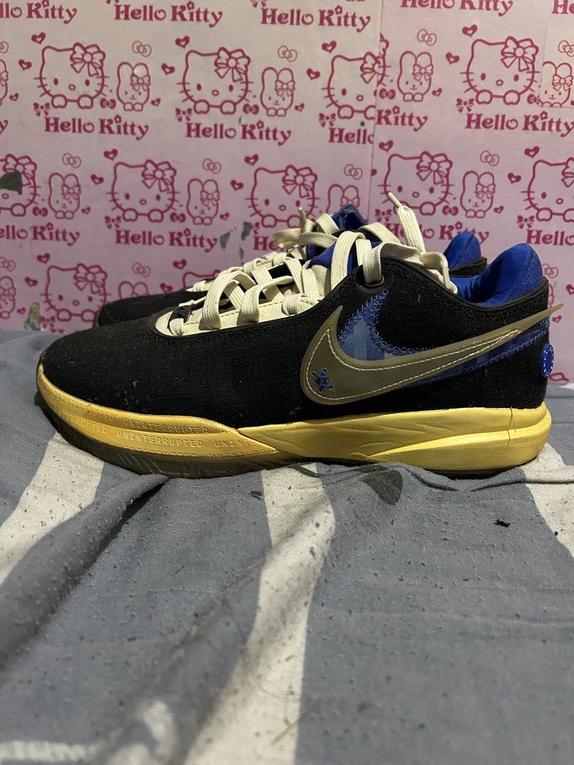 LeBron 20 low (Category: Sneakers) located in Manila. Submitted by hellokitty_21 (Listing ID 1428951165, Image 2). Description: Basketball shoes.