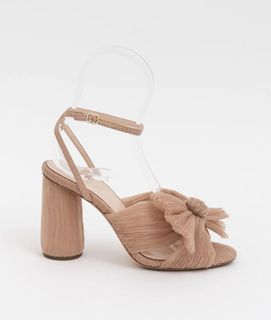 (Category: ) located in . Submitted by jtia_designer_luxury_fashion (Listing ID 1428887251, Image 1). Description: .