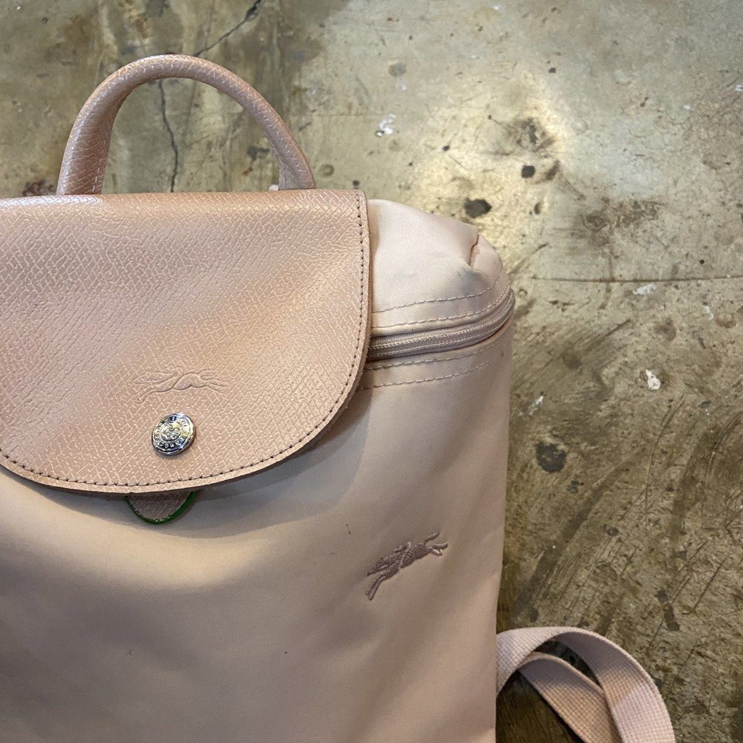 Longchamp Le Pliage Backpack (Category: Luxury Bags & Wallets) located in Iloilo. Submitted by moneydimes (Listing ID 1428956781, Image 2). Description: .