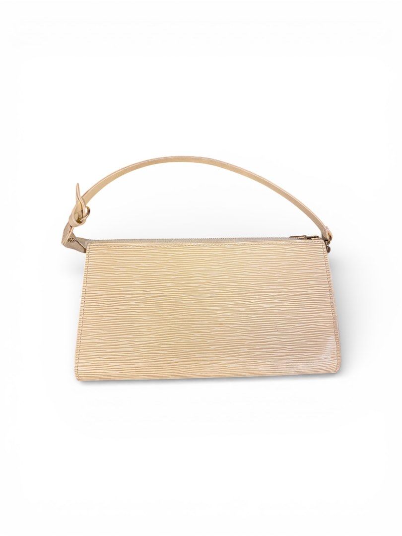 Louis Vuitton Epi Leather Pochette (Category: Luxury Bags & Wallets) located in Mandaluyong City. Submitted by loved_curated (Listing ID 1428809465, Image 2). Description: .
