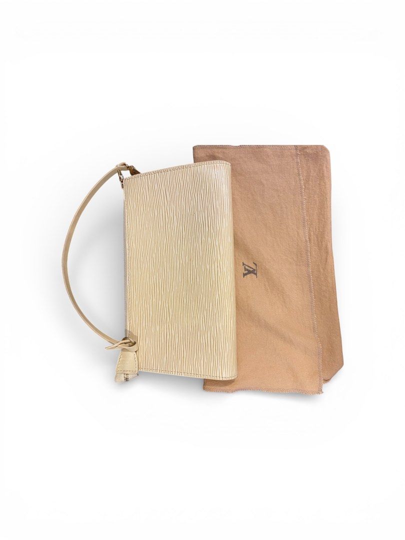 Louis Vuitton Epi Leather Pochette (Category: Luxury Bags & Wallets) located in Mandaluyong City. Submitted by loved_curated (Listing ID 1428809465, Image 1). Description: .