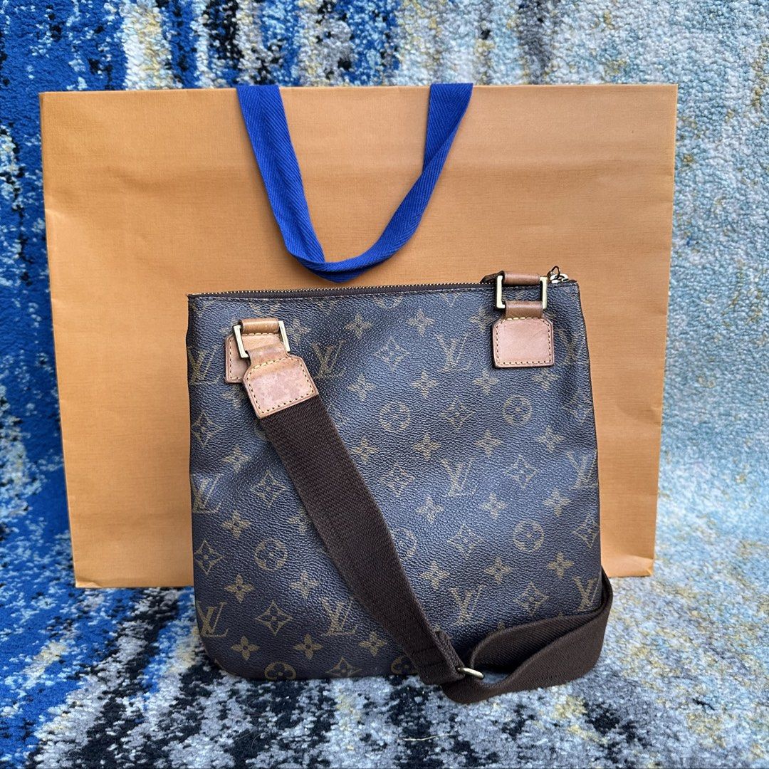 Louis Vuitton Monogram Pochette Bosphore Crossbody Bag (Category: Luxury Bags & Wallets) located in Paranaque City. Submitted by changingclassic (Listing ID 1428935022, Image 2). Description: Louis Vuitton Monogram Messenger Bag -Authentic 💯 -Includes paperbag, dustbag, entrupy -Actual photos posted, what you see what you get -Sign of used kindly check all the attached photos DM FOR INTERESTED.
