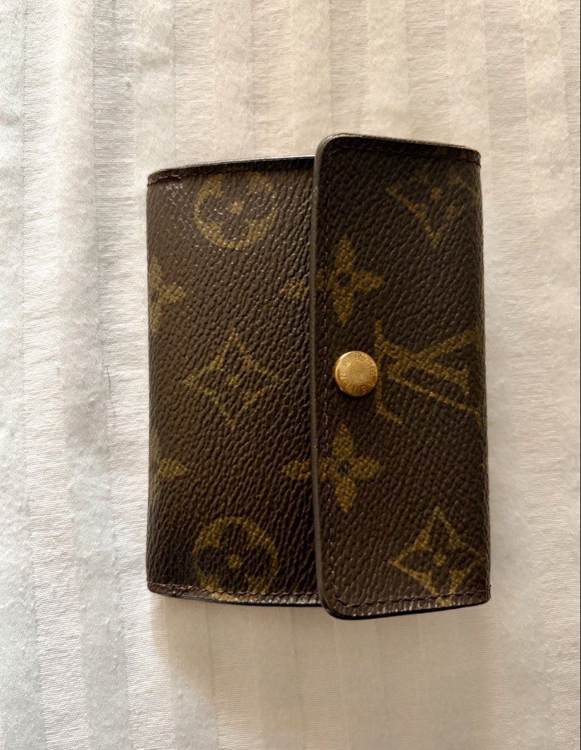 LV mini card & coin case (Category: Luxury Bags & Wallets) located in Taguig. Submitted by museumile (Listing ID 1428893107, Image 1). Description: Authentic LV mini card & coin case. Made in France. Clean, stored well & no issues. Bought in EU. Size: 3x4 inches when folded; 6x4 inches when open RFS: not using anymore. Shipping fee c/o buyer. Payment via BPI or Gcash..