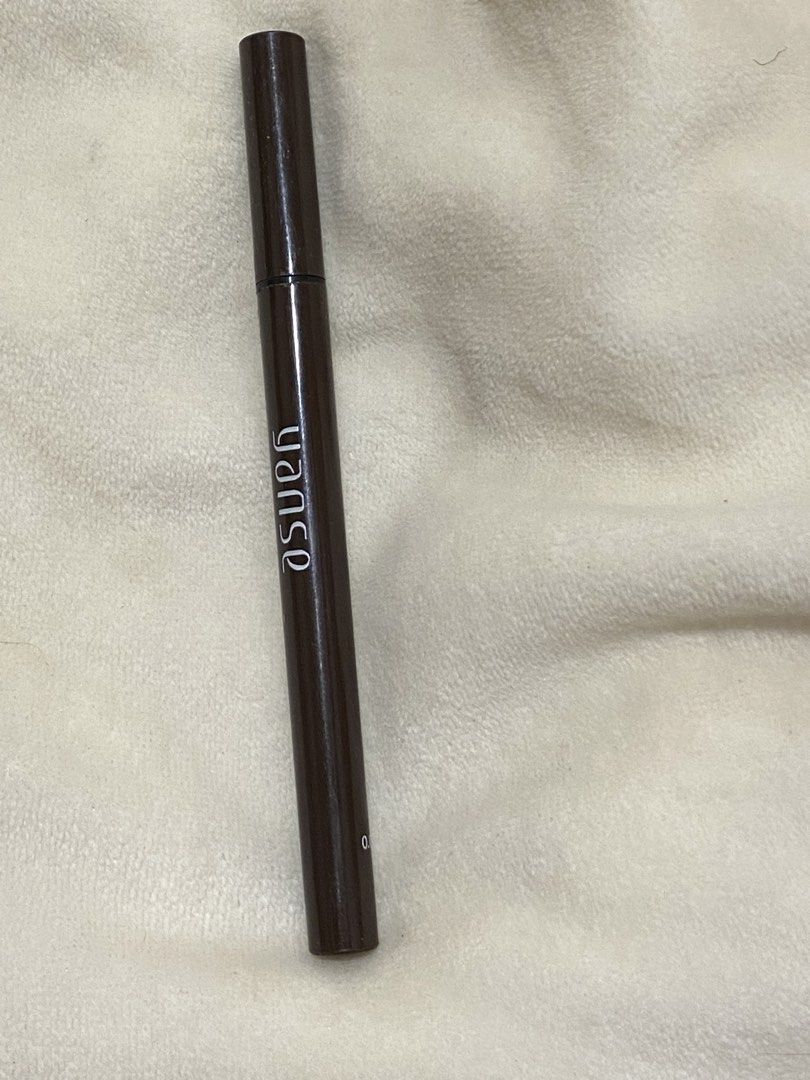 Makeup Bundle (Category: Makeup) located in Singapore. Submitted by shri8 (Listing ID 1428951184, Image 4). Description: Dm for prices! All items are lightly used except for huda setting spray that’s half used and the orange colour corrector that is brand new.