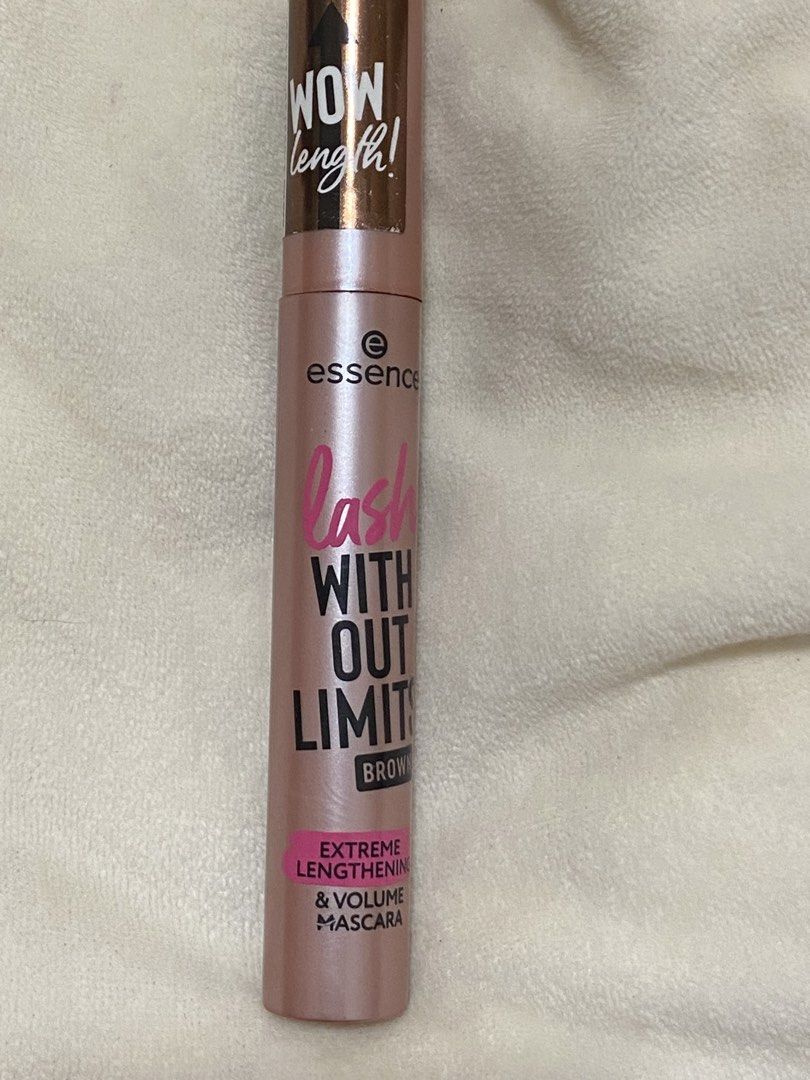 Makeup Bundle (Category: Makeup) located in Singapore. Submitted by shri8 (Listing ID 1428951184, Image 7). Description: Dm for prices! All items are lightly used except for huda setting spray that’s half used and the orange colour corrector that is brand new.