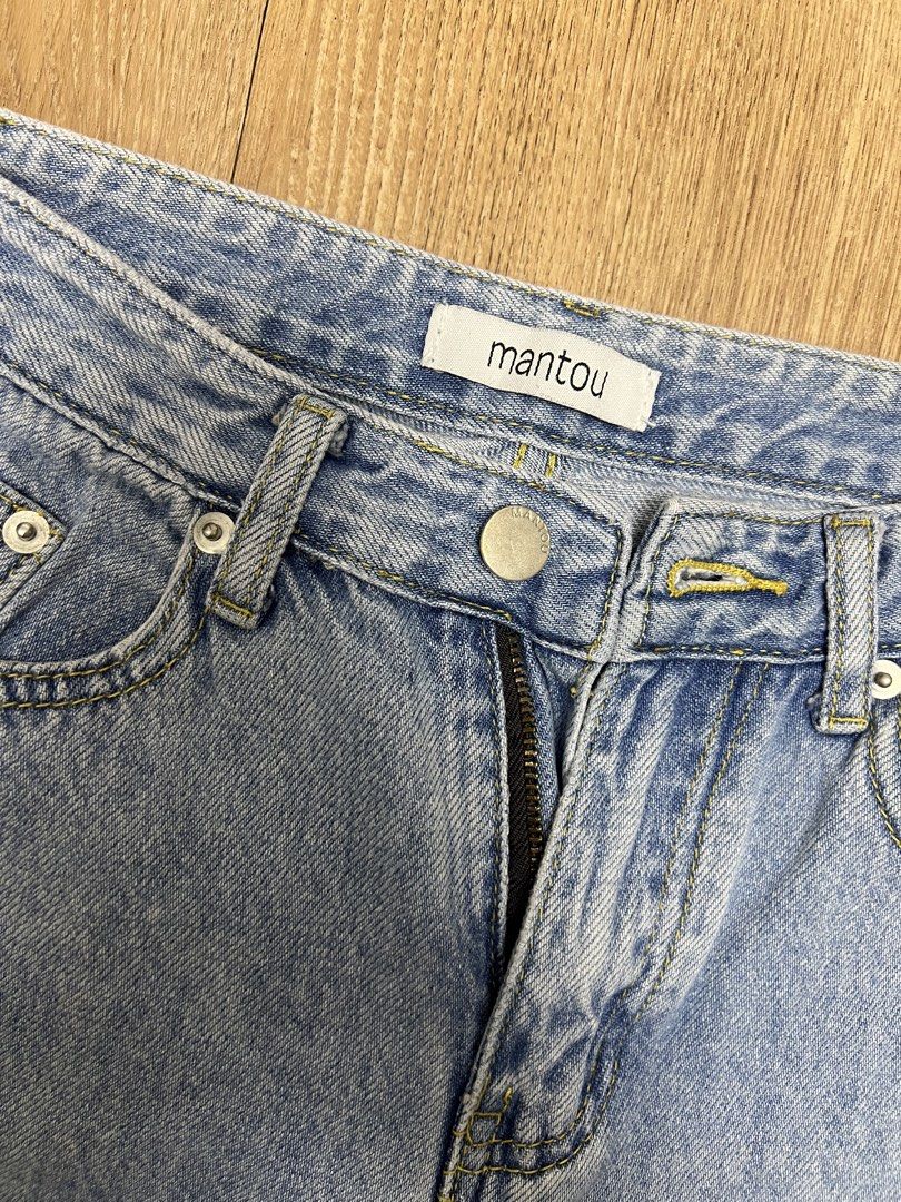 Mantou Jessie Mom Jeans (Category: Jeans) located in Baguio. Submitted by lovedbycsr (Listing ID 1428912399, Image 2). Description: .