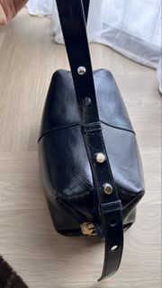(Category: ) located in . Submitted by 22vintage (Listing ID 1428864533, Image 1). Description: .
