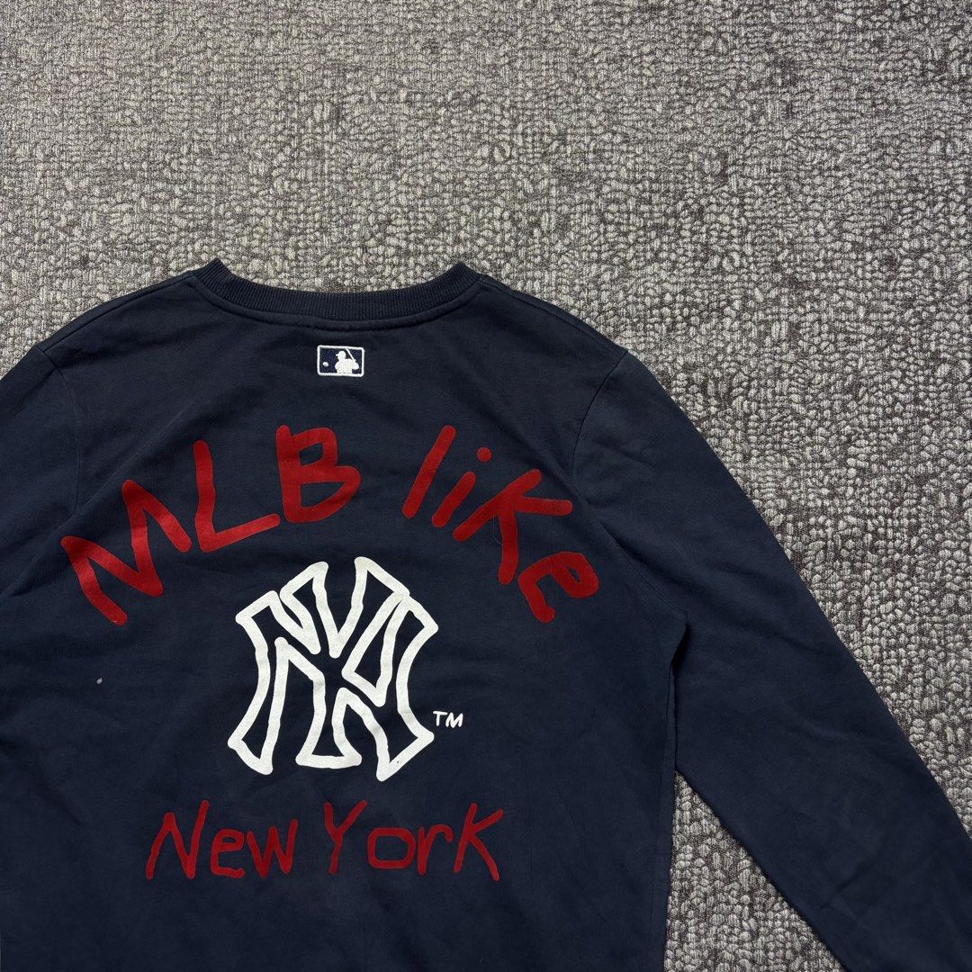 MLB New York Yankees Sweatshirt (Category: Coats, Jackets and Outerwear) located in Rizal. Submitted by atienzagab03942 (Listing ID 1428976753, Image 1). Description: Size small Excellent condition Minor crackprints 9/10.